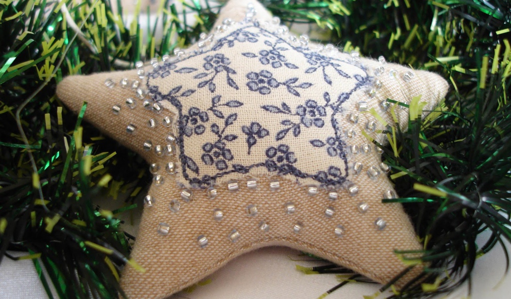 Елочные игрушки гжель