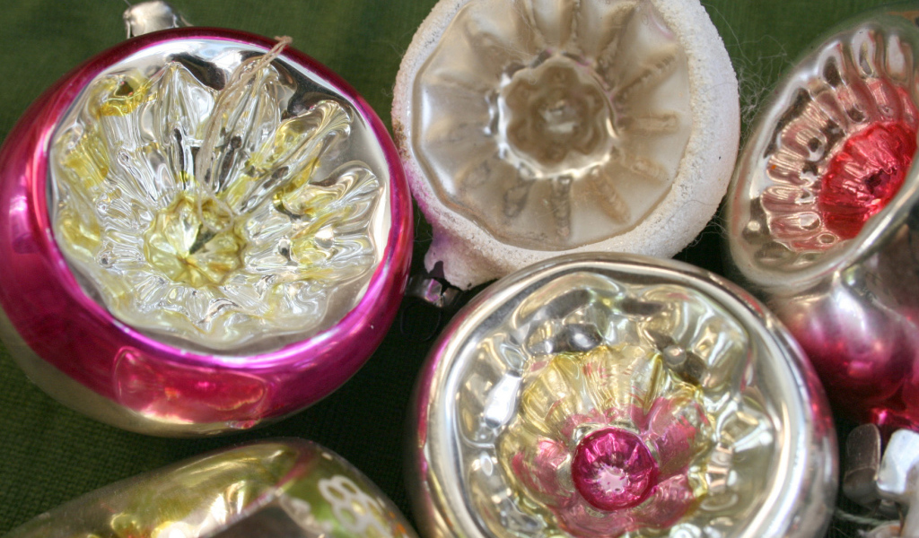 Hовогодние елочные игрушки