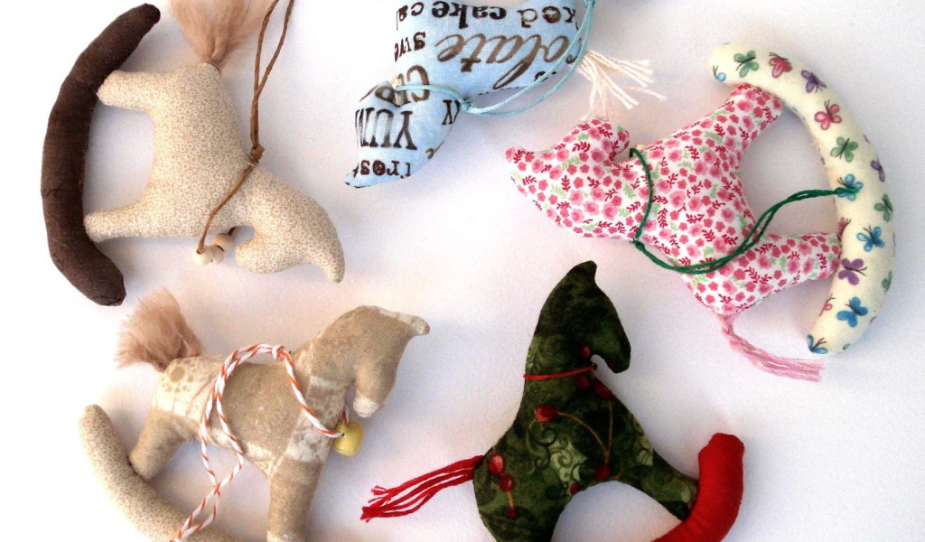 Фигурки лошадей