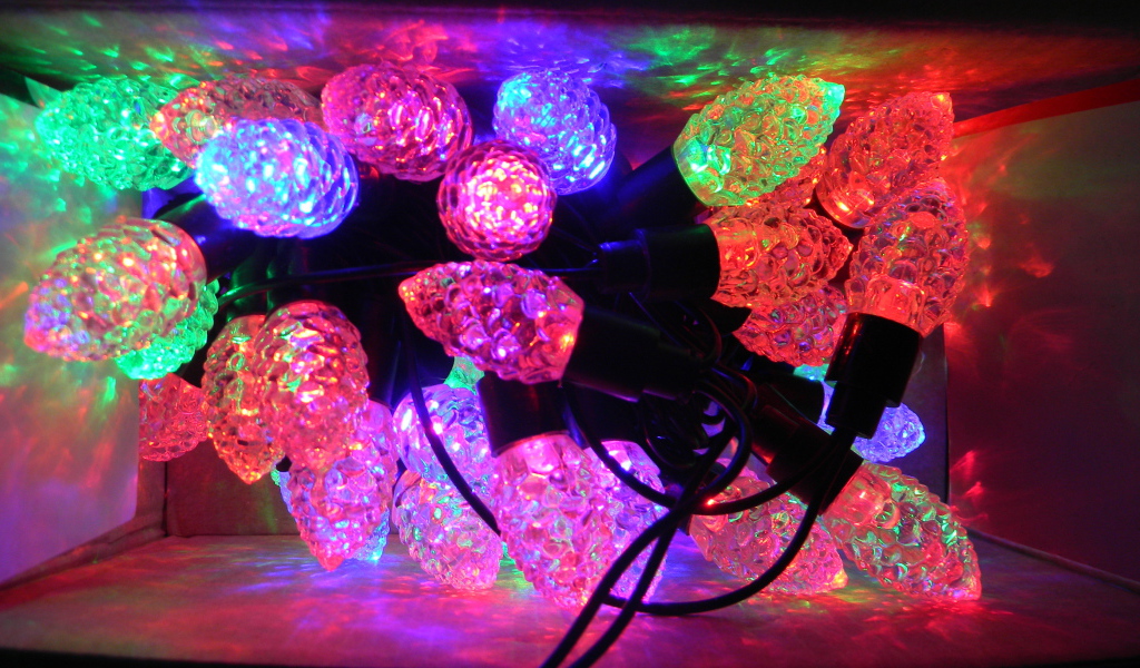 Гирлянда шишки