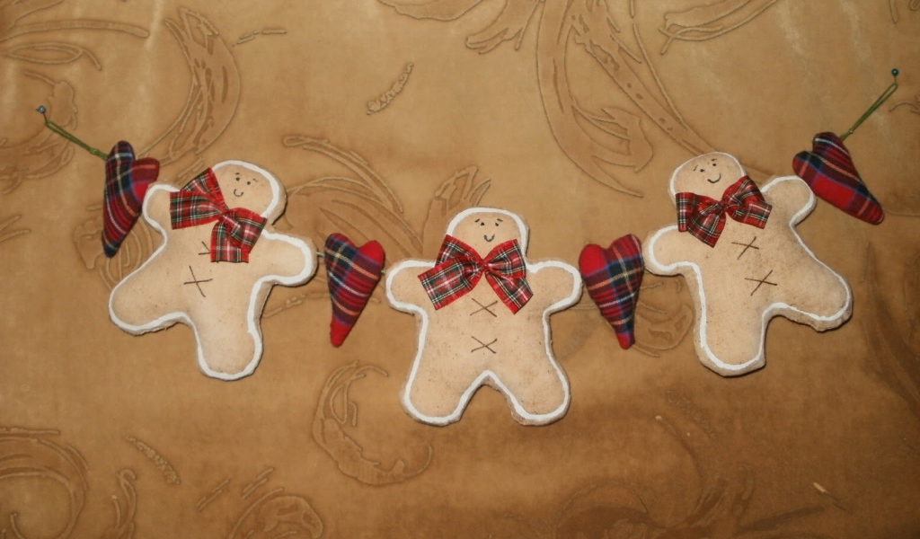 Гирлянда из малышей