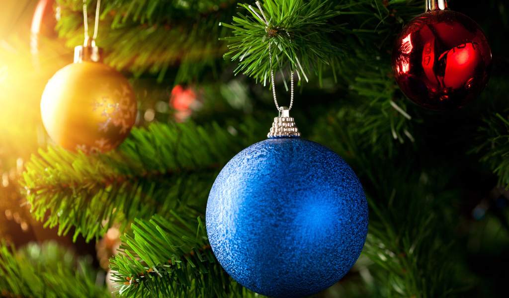 Cовременные елочные игрушки