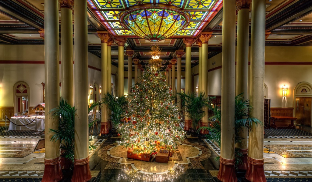 Новогодняя елка в отеле