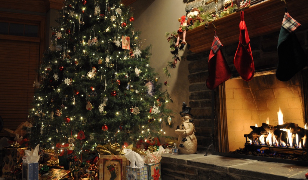 Новогодняя елка готова к 2014 году