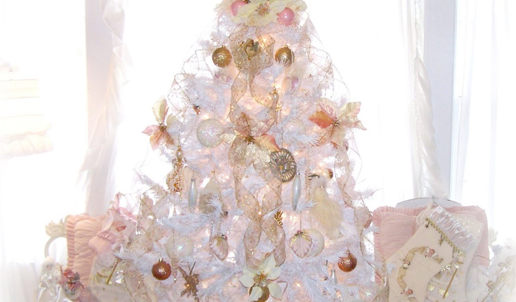 Украшения на новогодней елке в год лошади