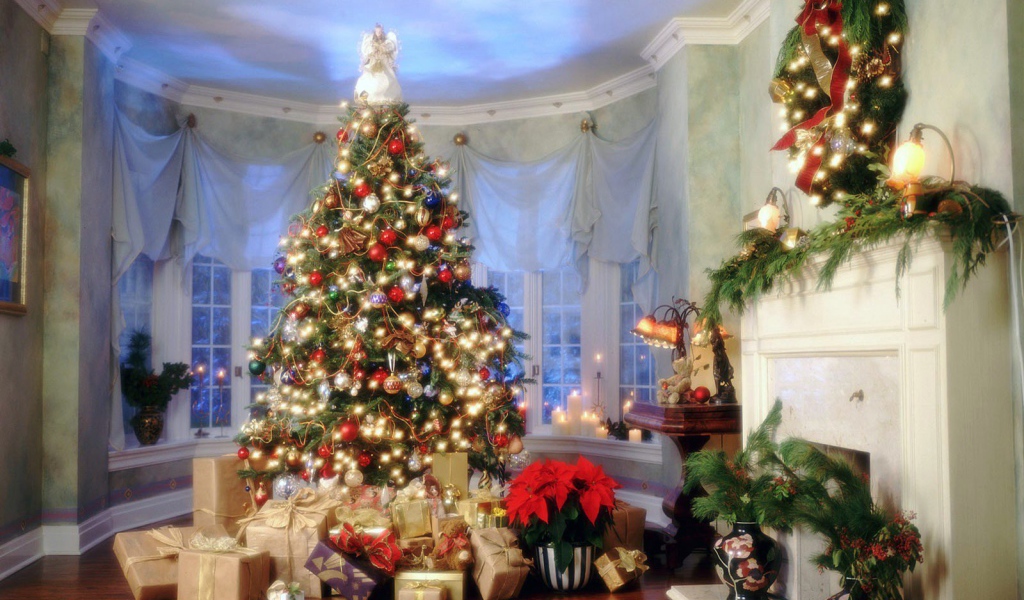 Подарочки под елкой на Новый Год лошади