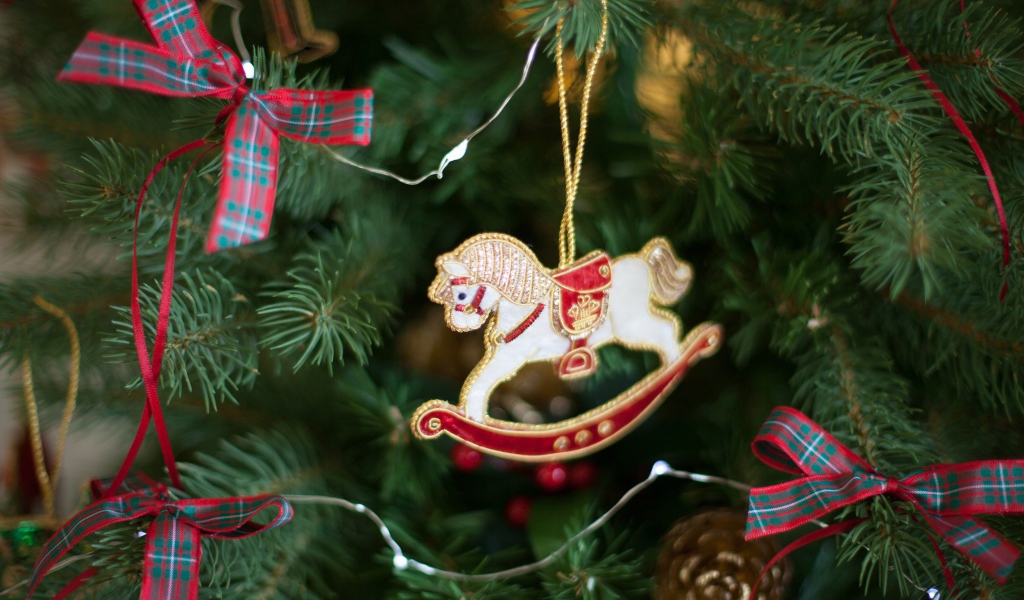 Лошадь качалка