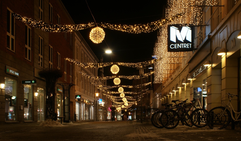 Желтая гирлянда