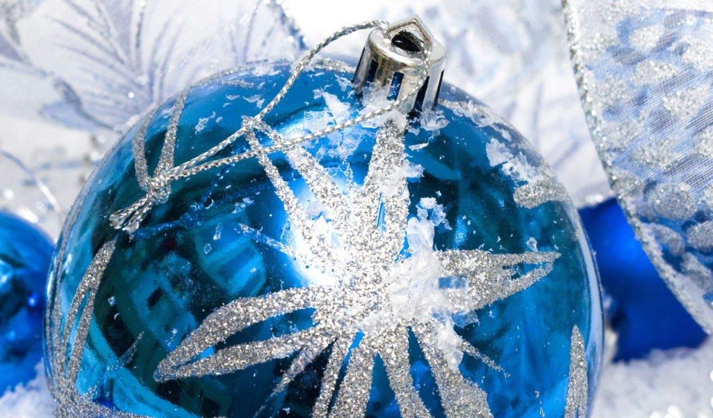 Cтеклянные елочные игрушки