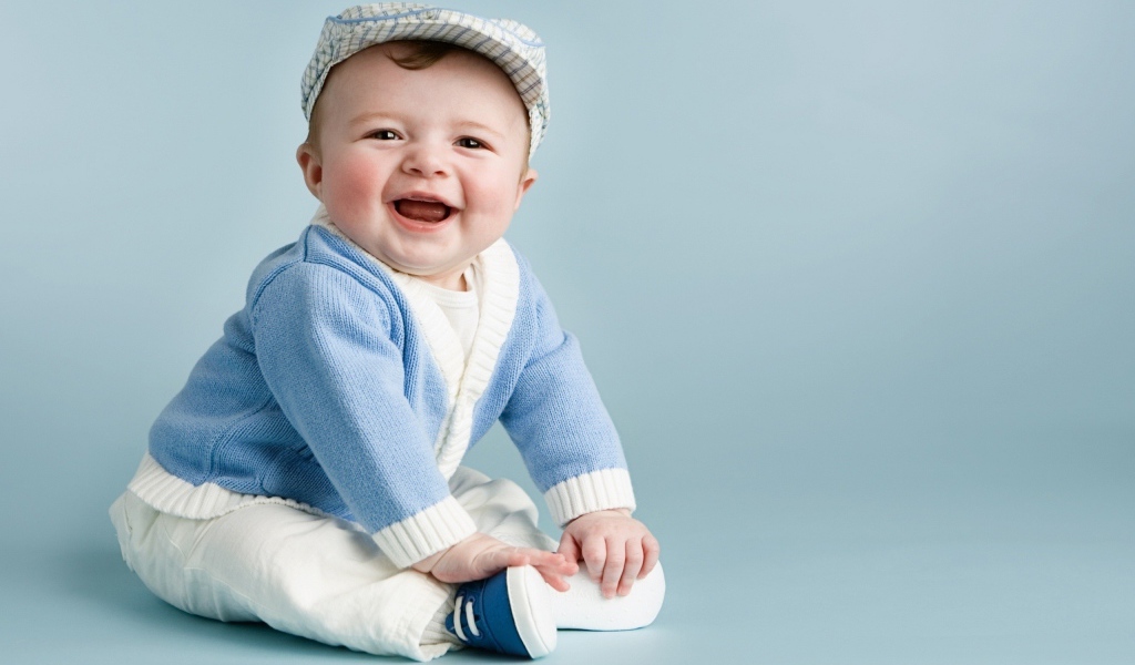 Ребенок в кепке