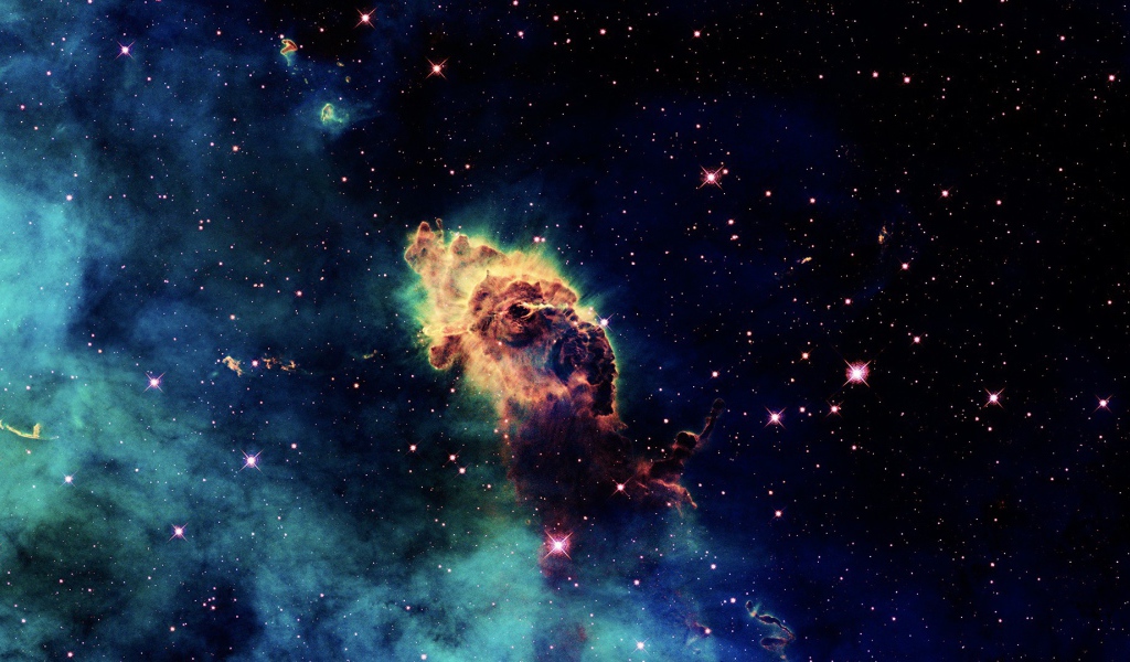 Астероид летящий в космосе