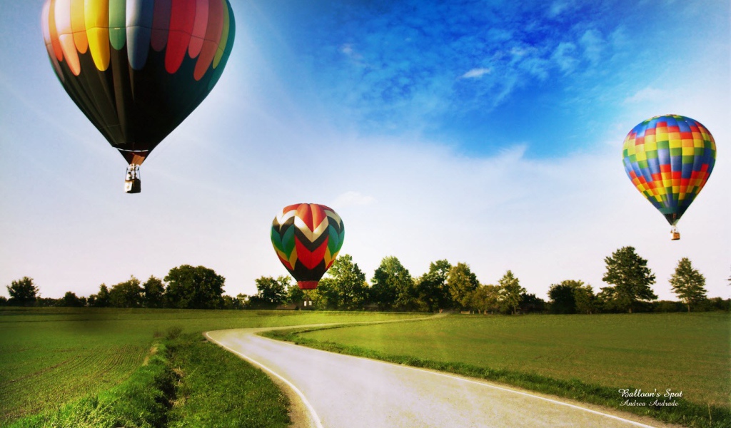 Полет на воздушном шаре над дорогой