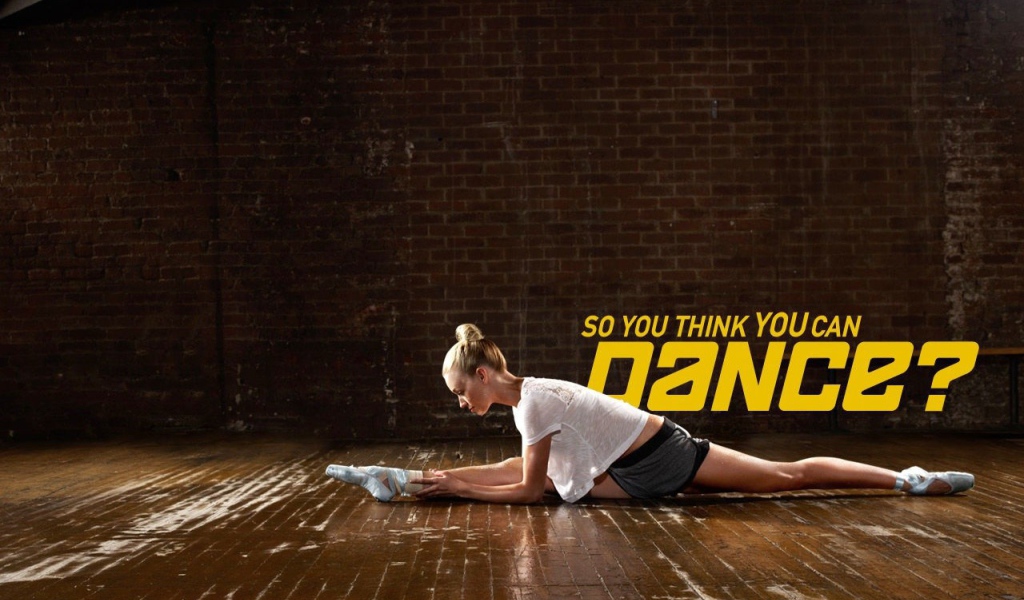 Девушка танцор на шпагате