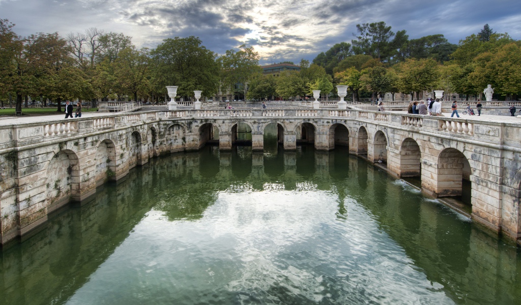 Римские термы в Ниме