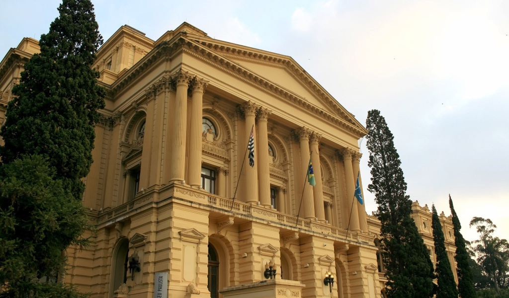 Здание в Рио-де-Жанейро