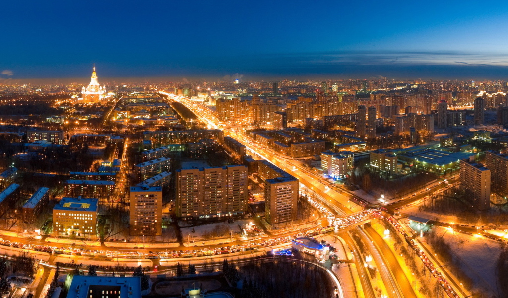 Москва полна жизни