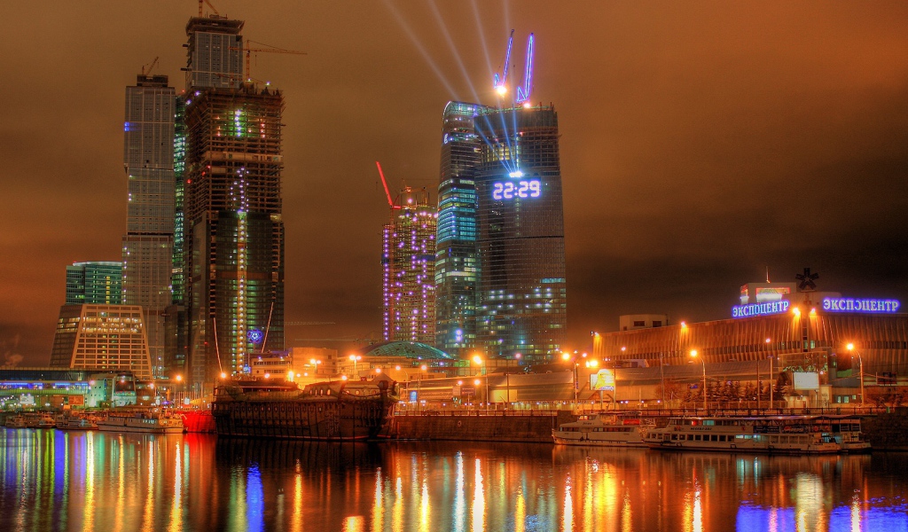 Москва никогда не спит по ночам