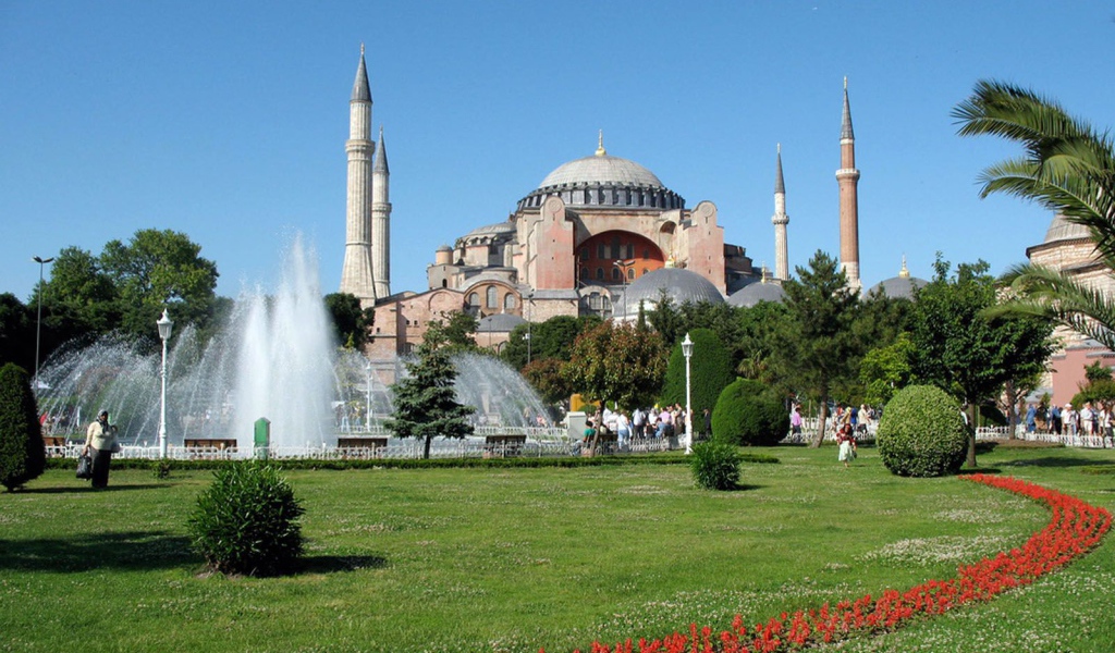 Собор Святой Софии Турции с видом на парк