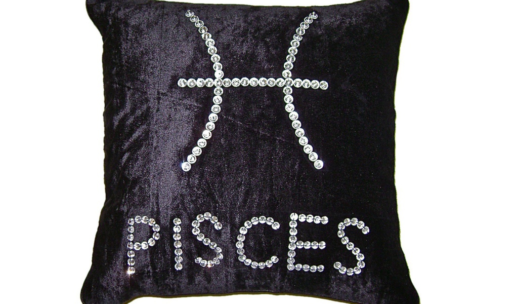 Подушка, знак зодиака рыбы