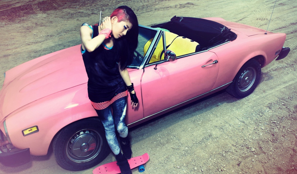 Девушка и розовая машина, swag