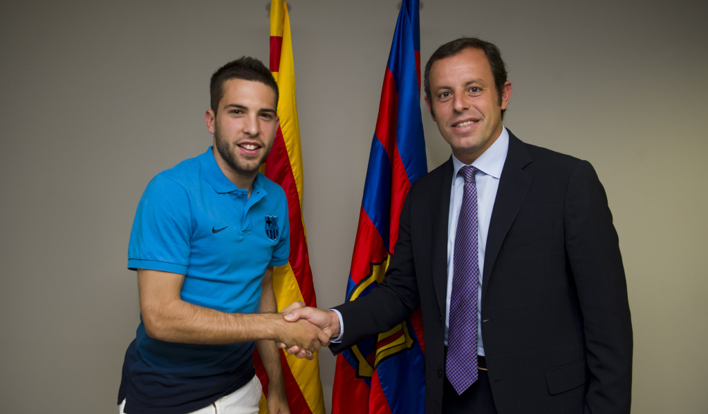 Барселона Хорди Альба подписал контракт