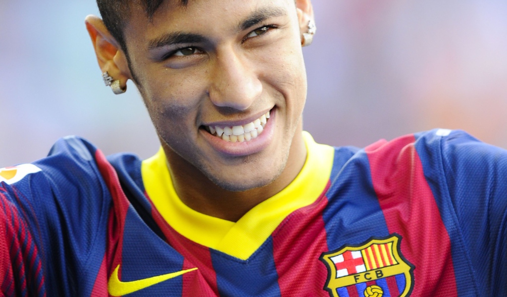 Барселона Неймар улыбается