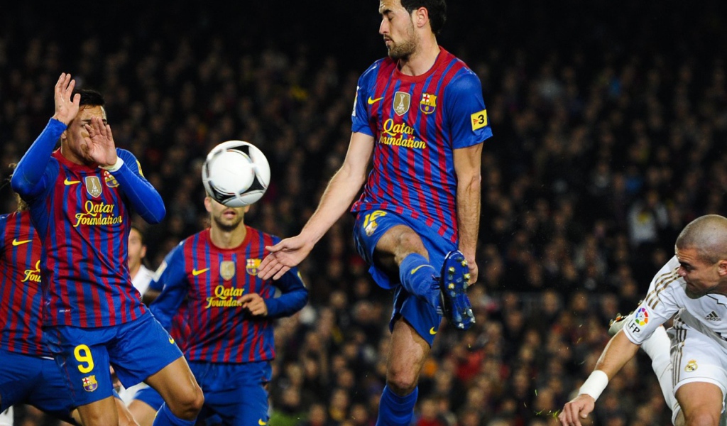 Барселона Серхио Бускетс на поле