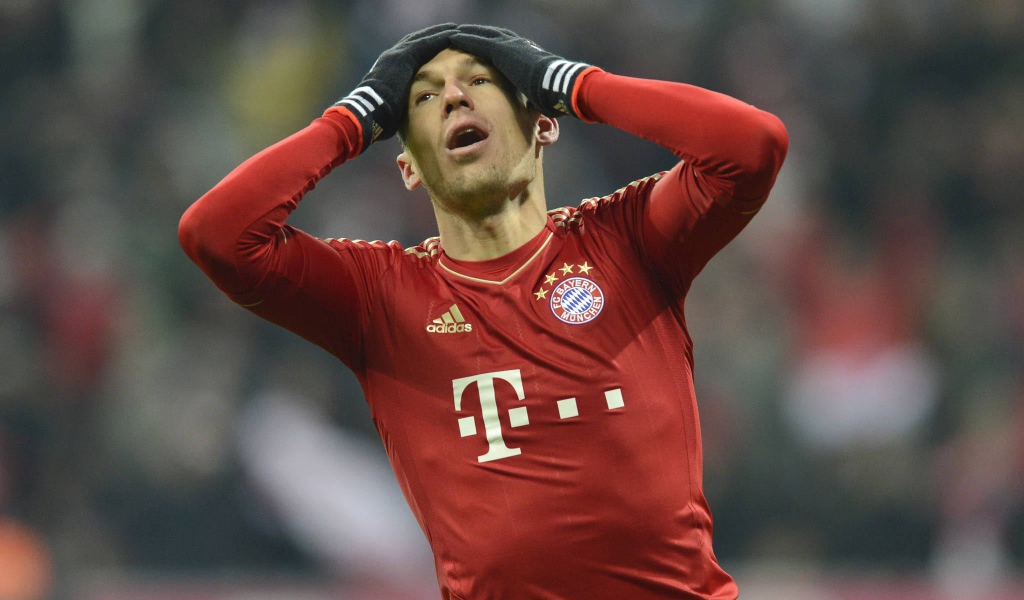 Бавария Арьен Роббен пропустил удар