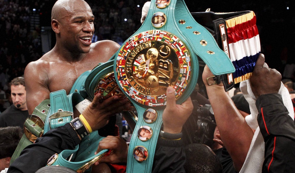 Боксер Флойд Мэйуэзер-младший и его призы