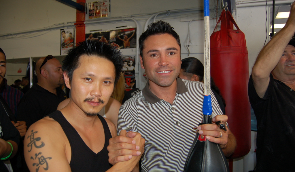 Боксеры Оскар Дела Хойя и Стивен Хо