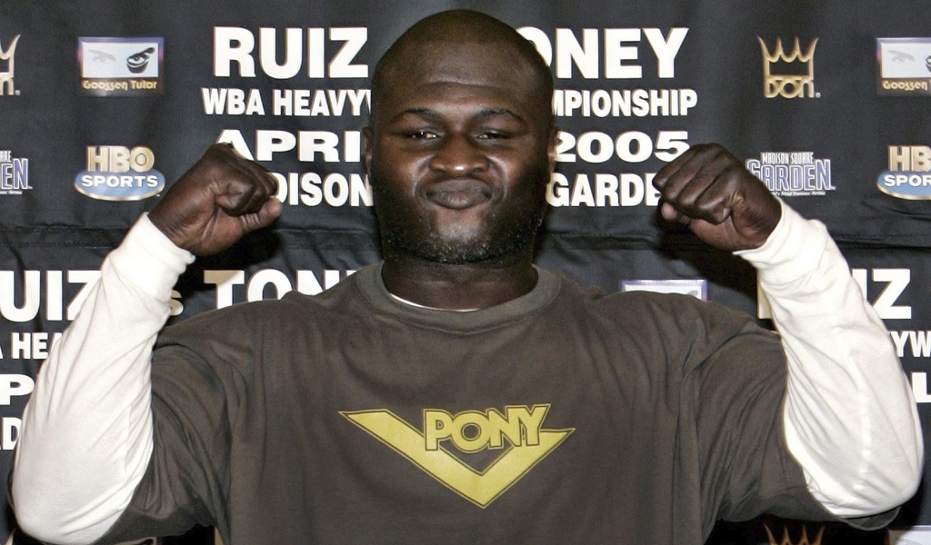 Чемпион Джеймс Тони