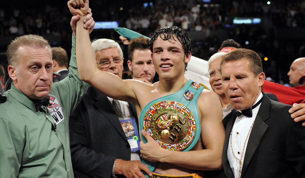 Чемпион Хулио Сезар Чавес-Sr