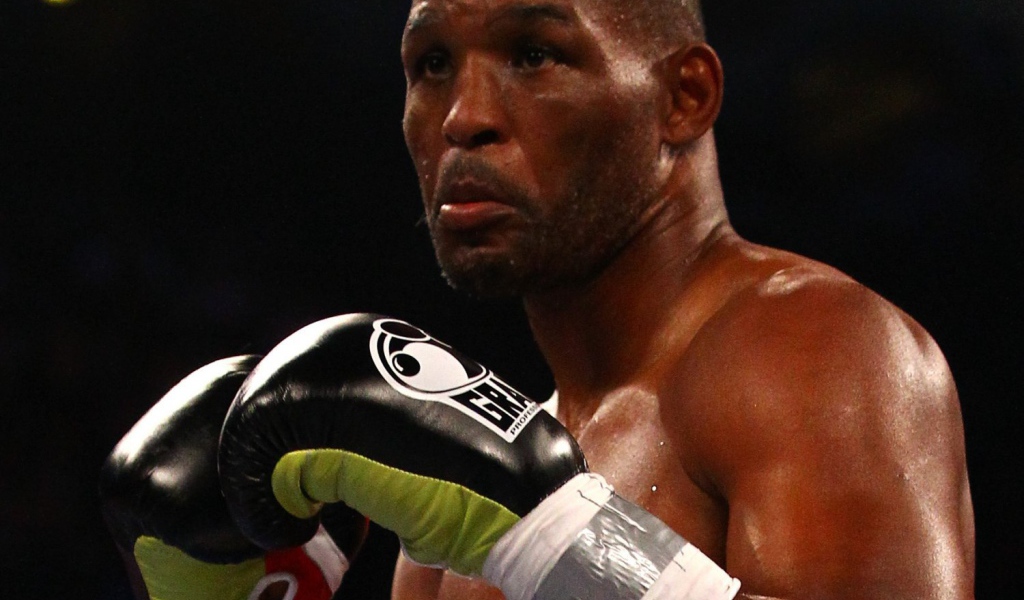 Знаменитый боксер Бернард Хопкинс в середине боя