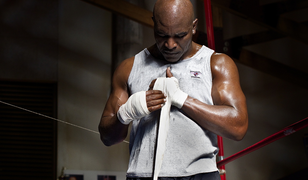 Известный боксер Эвандер Холифилд