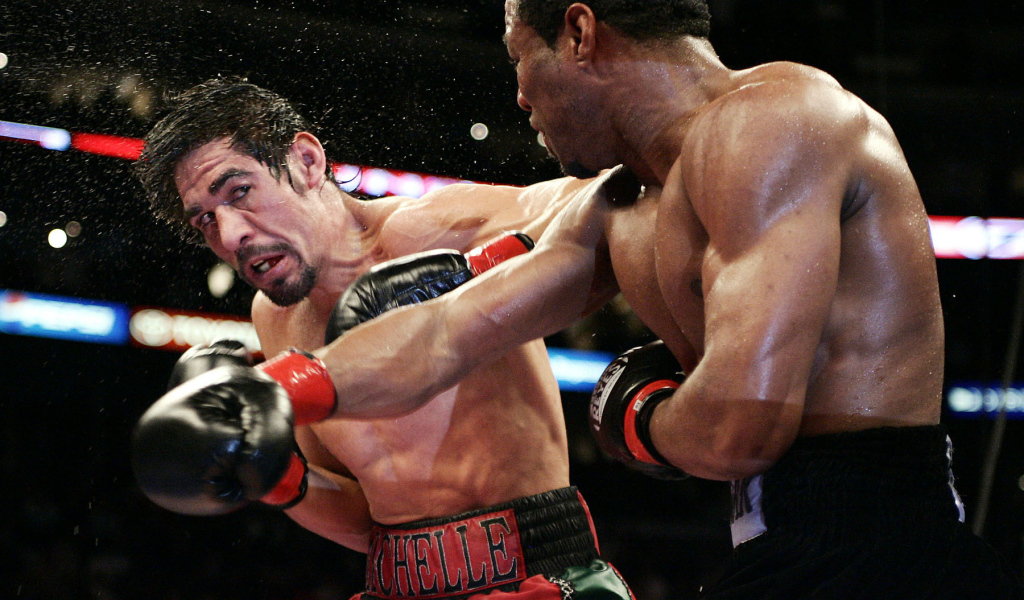 Известный боксер Шейн Мосли