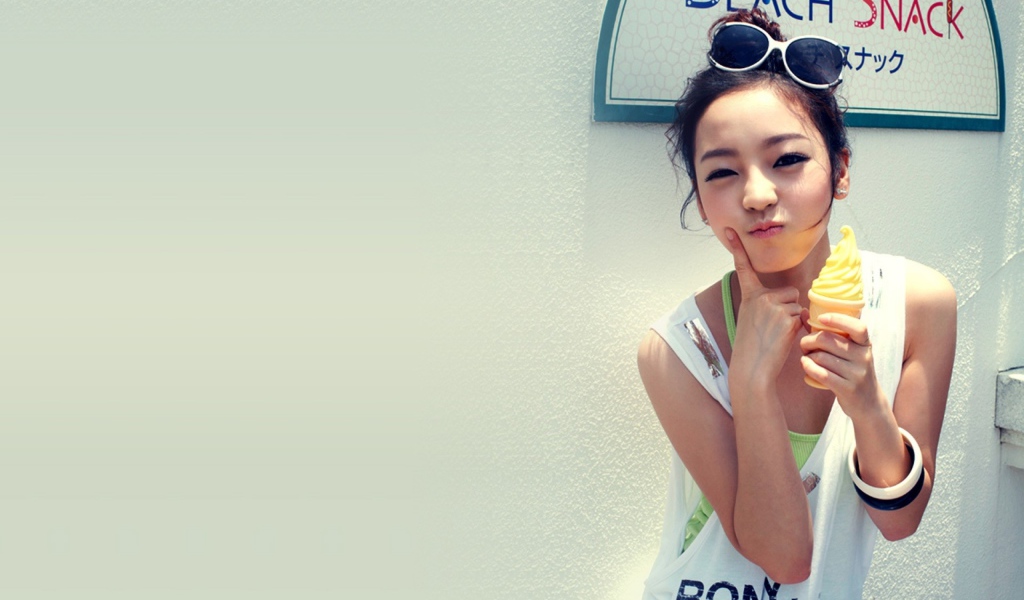 Девушка с мороженым, swag