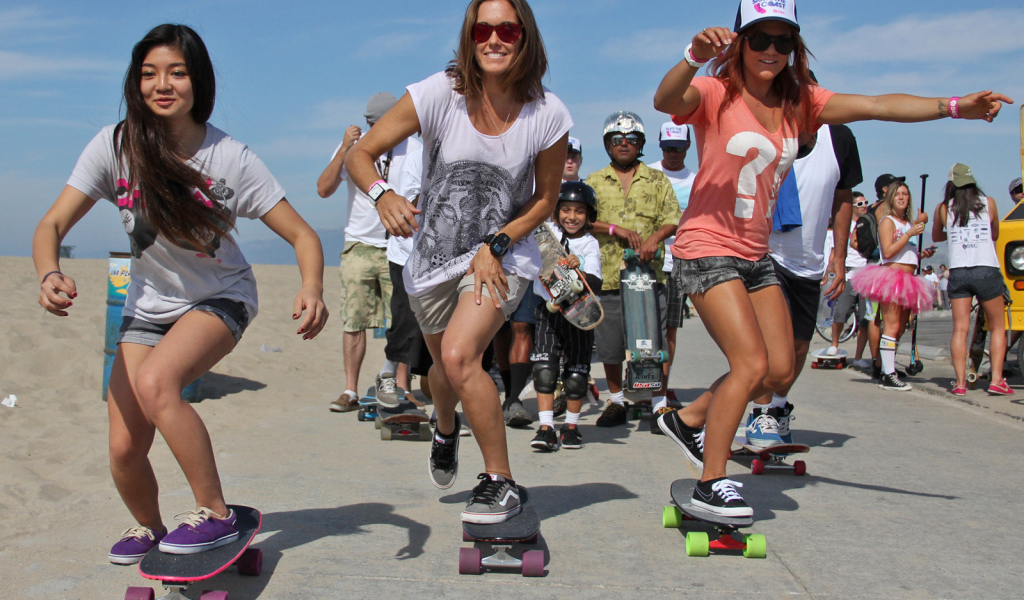 Девушки со скейтами