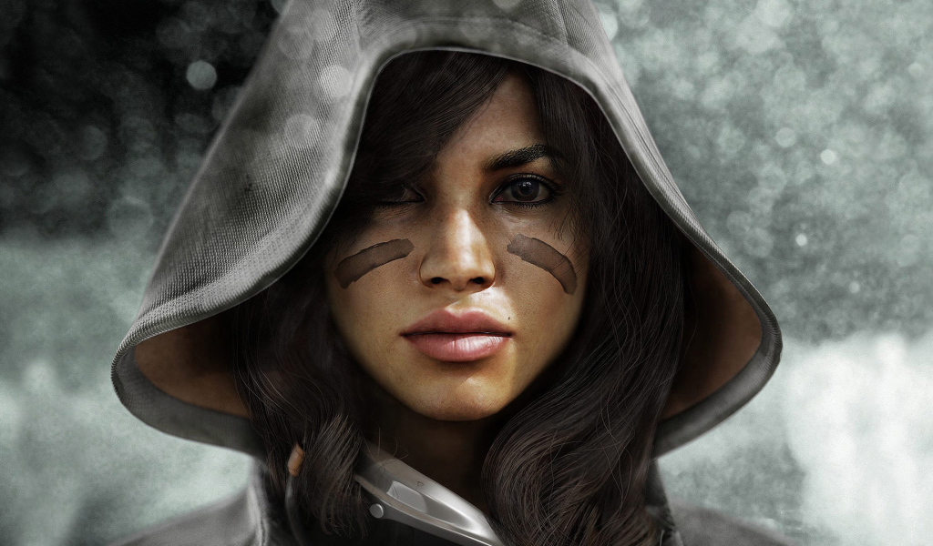 Красивая девушка в капюшоне