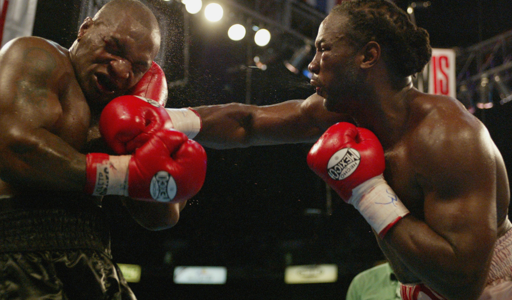 Легендарный боксер Леннокс против Майка Тайсона