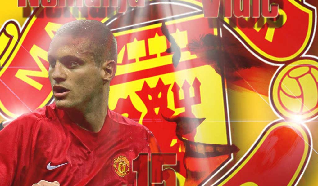 Манчестер Юнайтед Неманья Видич в цветах своей команды