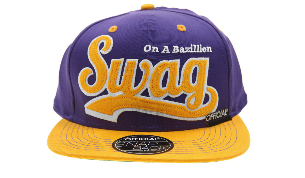 Фиолетовая кепка swag