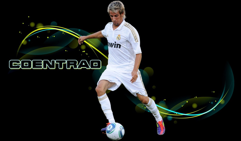 Реал Мадрид Фабиу Коэнтрау на черном фоне