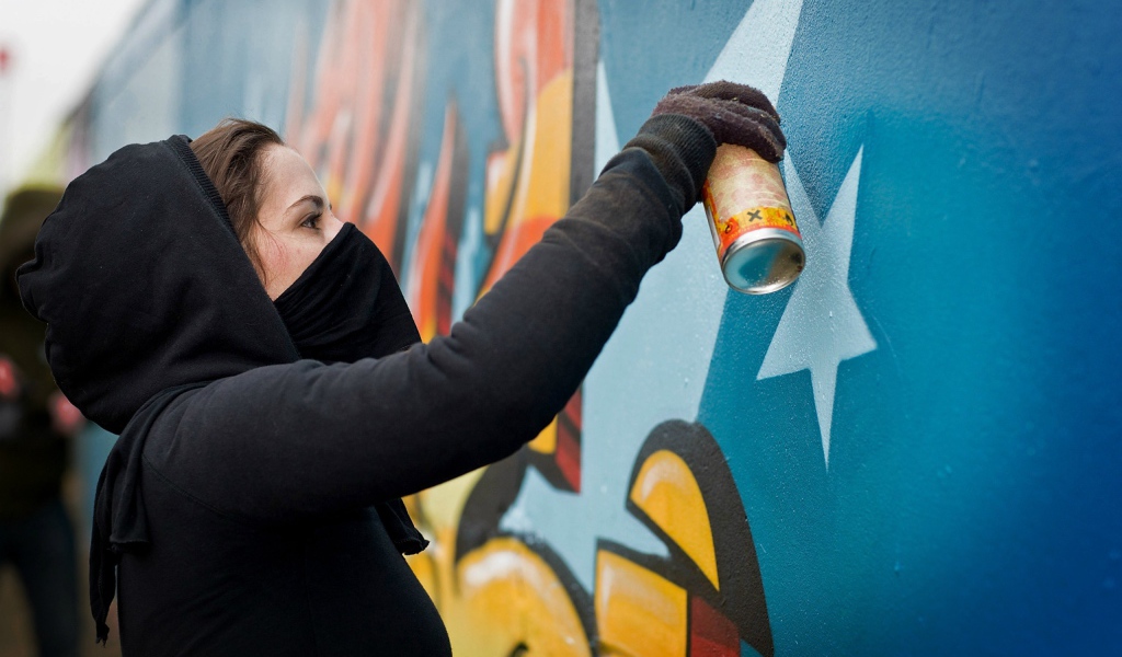 Уличная художница