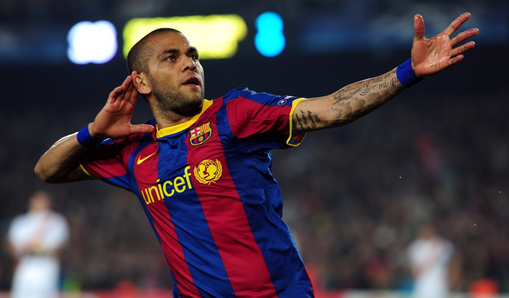 Лучший защитник Барселоны Даниэл Алвес