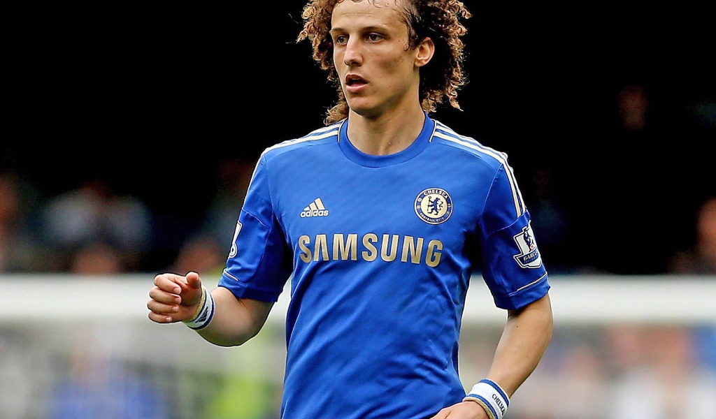 Лучший защитник Челси Давид Луис