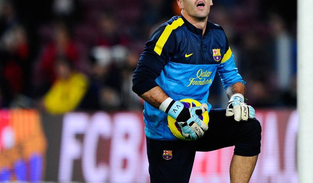 Лучший вратарь Барселоны Виктор Вальдес