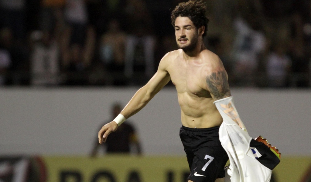  Лучший игрок Коринфянам Алешандре Пато