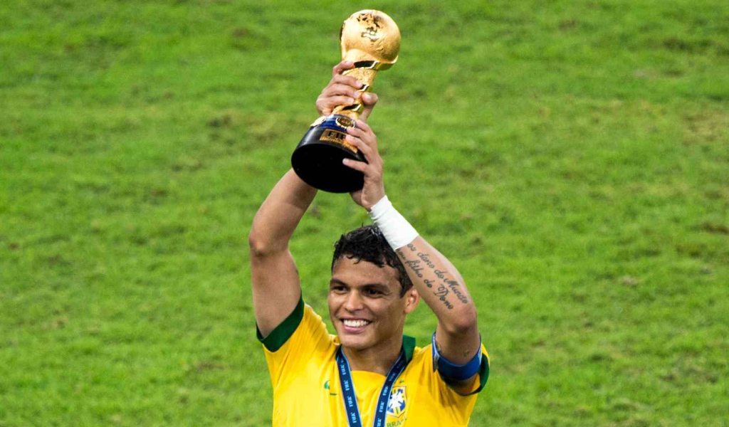 Лучший игрок ПСЖ Тиаго Силва