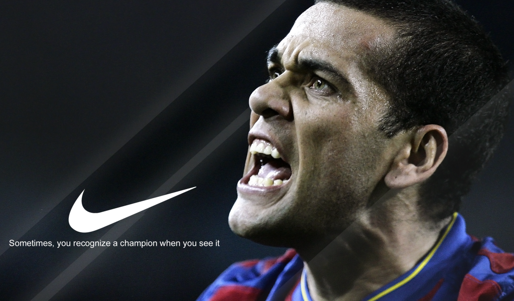 Защитник Барселоны Даниэл Алвес