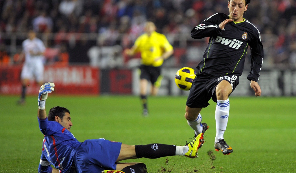 Футболист Арсенала Месут Озил